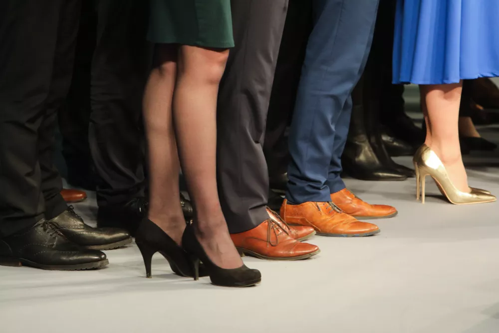 simbolična fotografija, medčlove&scaron;ki odnosi, ženske kvote v politiki.Stranka NSi. - 24.04.2022 &ndash; Parlamentarne volitve 2022 - Volitve devetega sklica Državnega zbora Republike Slovenije - druge redne državnozborske volitve po letu 2008 //FOTO: Bojan Velikonja