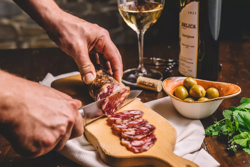 Hi&scaron;a Marica Salama F Damijan Simčič