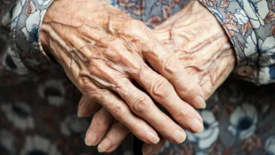 Roke starej&scaron;e gospe