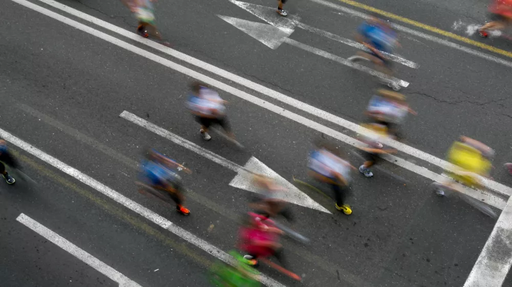 simbolična fotografija - tek- 18. mednarodni Ljubljanski Maraton 2013 -   //FOTO: Bojan Velikonja