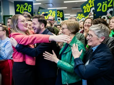 Britta Ha&szlig;elmann, from right, Chair of the B&uuml;ndnis 90/Die Gr&uuml;nen parliamentary group, Franziska Brantner, Federal Chair of B&uuml;ndnis 90/Die Gr&uuml;nen, Felix Banaszak, Federal Chair of B&uuml;ndnis 90/Die Gr&uuml;nen, and Katharina Dr&ouml;ge, Chair of the B&uuml;ndnis 90/Die Gr&uuml;nen parliamentary group, react to the first projections at the B&uuml;ndnis 90/Die Gr&uuml;nen election party at the party headquarters in Berlin, Germany, Sunday, March 8, 2026. (Christoph Soeder/dpa via AP)