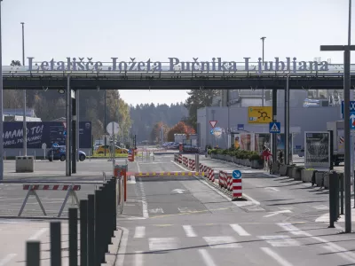 Železnica med Kranjem in Brnikom? Prebivalci niso preveč srečni