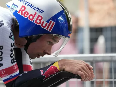 Roglič Primož of Red Bull - Bora - Hansgrohe during the stage 10 of the Giro d'Italia from Lucca to Pisa Tudor ITT (Individual Time Trial), Italy - Tuesday, May 20, 2025. (Photo by Massimo Paolone/LaPresse) // RCS Sports & Events / Red Bull Content Pool // SI202505250660 // Usage for editorial use only // 