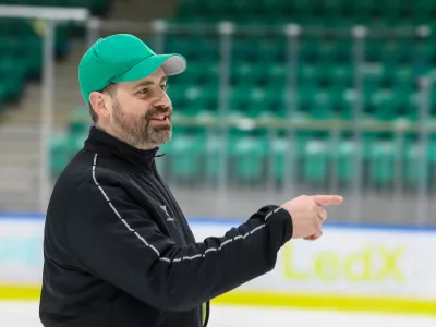 glavni trener Ben Cooper9.3.2026 - Hokej Olimpija - novinarska konferenca ljubljanskega kluba pred prvo tekmo četrtfinala končnice v ligi ICEHL. Foto: Luka Cjuha