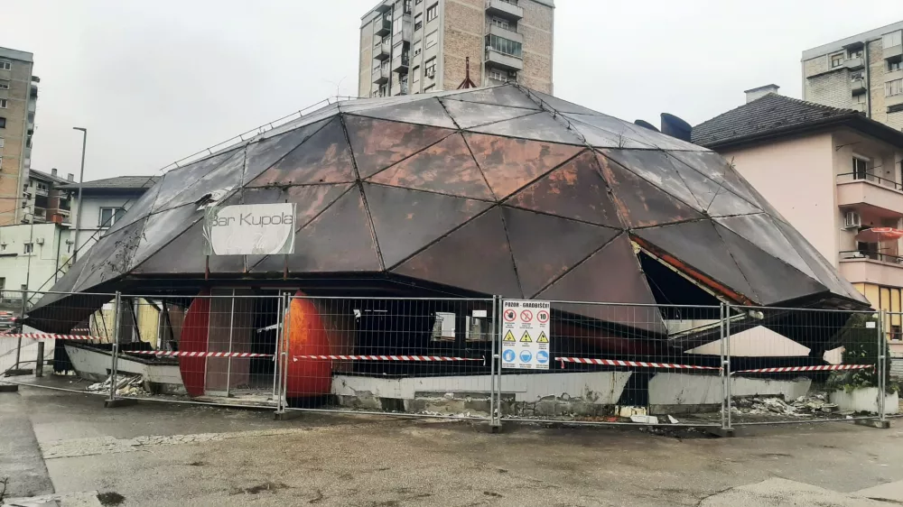 Po letih razkrajanja slovo od trboveljske Pomaranče