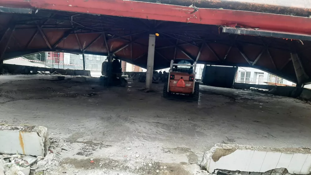 Po letih razkrajanja slovo od trboveljske Pomaranče