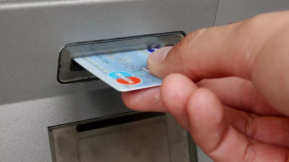 bančni avtomat, bankomat bančna kartica