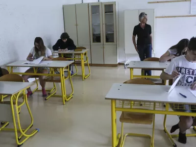 Odločbe: Posebne potrebe ali bližnjice na &scaron;olski poti?