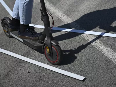 E - SKIROSKIRO SIMBOLIČNA FOTOGRAFIJAvarnost v prometu električni skiro14.05.2025 Novinarska konferenca: " Varno z e-skirojem "FOTO: Nik Erik Neubauer