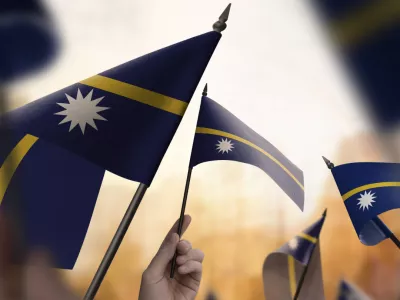 Tudi zastave Nauruja ne pozna prav vsak. / Foto: Istock