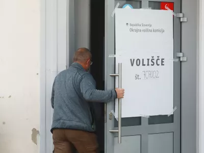 Duplek - volitve v Državni zbor 2022 - parlamentarne volitve - voli&scaron;če Spodnji Duplek - občina - volilci - volilna skrinjica