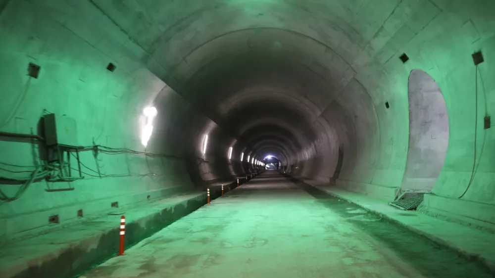 18.3.2024 - predor Karavanke - dogodek ob preboju vzhodne cevi avtocestnega predora Karavanke, nagovor bo imel predsednik vlade Robert Golob, dogodka se bo udeležila tudi ministrica za infrastrukturo Alenka Bratu&scaron;ekFoto: Luka Cjuha