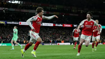 Soccer Football - Premier League - Arsenal v Everton - Emirates Stadium, London, Britain - March 14, 2026 Arsenal's Max Dowman celebrates scoring their second goal with Declan Rice Action Images via Reuters/Paul Childs EDITORIAL USE ONLY. NO USE WITH UNAUTHORIZED AUDIO, VIDEO, DATA, FIXTURE LISTS, CLUB/LEAGUE LOGOS OR 'LIVE' SERVICES. ONLINE IN-MATCH USE LIMITED TO 120 IMAGES, NO VIDEO EMULATION. NO USE IN BETTING, GAMES OR SINGLE CLUB/LEAGUE/PLAYER PUBLICATIONS. PLEASE CONTACT YOUR ACCOUNT REPRESENTATIVE FOR FURTHER DETAILS..   TPX IMAGES OF THE DAY