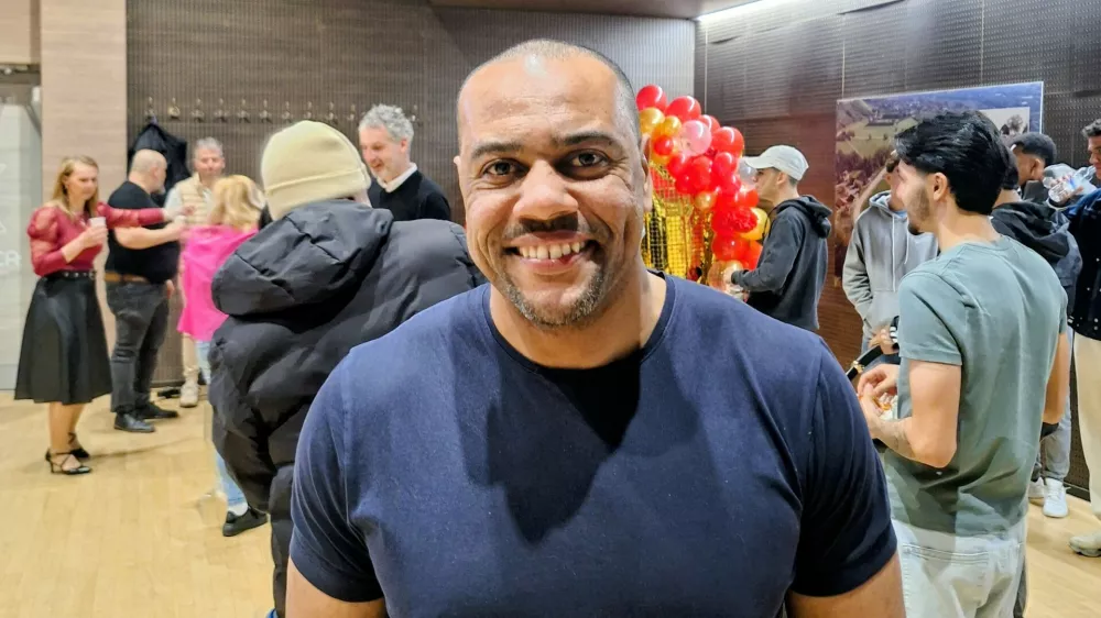 (REPORTAŽA Z VOLI&Scaron;Č) Volitve z nogometnim dotikom Jezusa