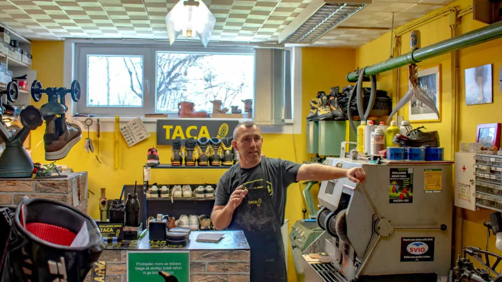 Ohranja obrt, ki počasi izginja: Od vajeni&scaron;tva do lastne delavnice na Fužinah