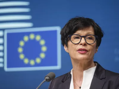 Belgija, Bruselj.Novinarska konferenca Evropske komisije, na kateri je komisarka za siritev Marta Kos spregovorila o pristopu Ukrajine k EU.Evropska komisija poudarja, da je Ukrajina izvedla 63 od 68 reform, potrebnih za pristop k EU. Ponovno so potrdili zavezanost EU k napredku na poti Ukrajine k clanstvu kljub nenehnim ugovorom nekaterih drzav clanic, kot je Madzarska.