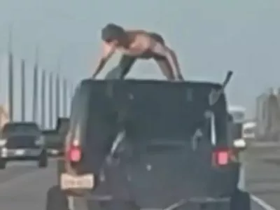 22-letni ameri&scaron;ki &scaron;tudent se je med spomladanskimi počitnicami hudo po&scaron;kodoval. Zdravniki se &scaron;e vedno borijo za njegovo življenje. 