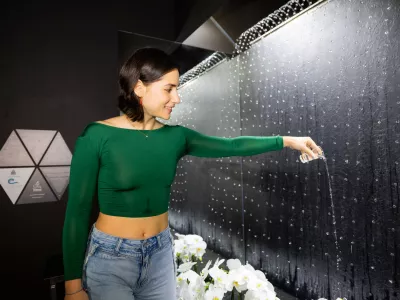 Nov eksponat je navdu&scaron;il tudi Arijanno Saro di Palma, ki jo je del javnosti spoznal v oddaji Sanjski mo&scaron;ki. / Foto: Mediaspeed