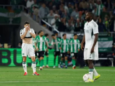 Soccer Football - UEFA Europa League - Round of 16 - Second Leg - Real Betis v Panathinaikos - Estadio de La Cartuja, Seville, Spain - March 19, 2026 Panathinaikos' Javi Hernandez reacts after Real Betis' Antony scored their fourth goal REUTERS/Marcelo Del Pozo   TPX IMAGES OF THE DAY