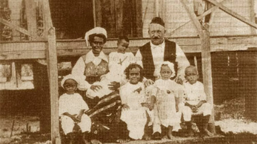 Carl Emil Pettersson s svojo družino. / Foto: Wikipedia