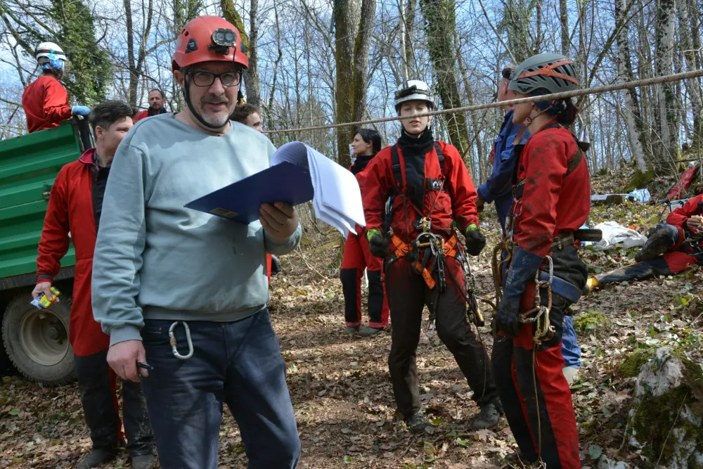 Črna člove&scaron;ka ribica: re&scaron;evanje ogroženega zaklada Bele krajine