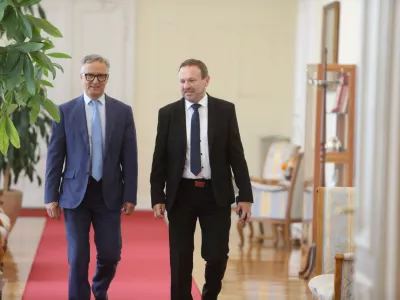 - Felice Ziza, poslanec italijanske manj&scaron;ine,- Ferenc Horv&aacute;th, poslanec madžarske manj&scaron;ine,- 11.07.2025. - predsednik vlade Robert Golob je gostil srečanje s predsedniki parlamentarnih strank na temo članstva Slovenije v Natu ter vpra&scaron;anja izvedbe referenduma glede povečanja obrambnih izdatkov Slovenije.//FOTO: Bojan Velikonja