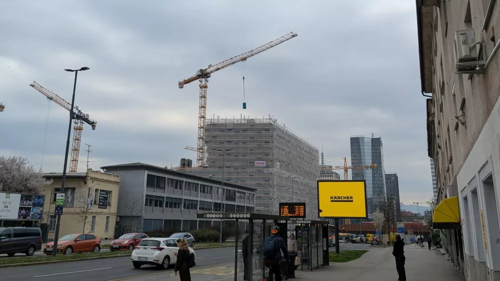 ... in pogled od daleč. / Foto: Bralec