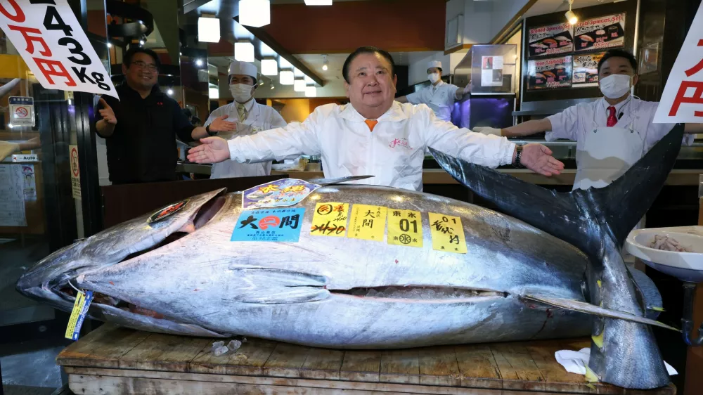 Kijo&scaron;i Kimura ob rekordnem tunu. / Foto: Getty Images