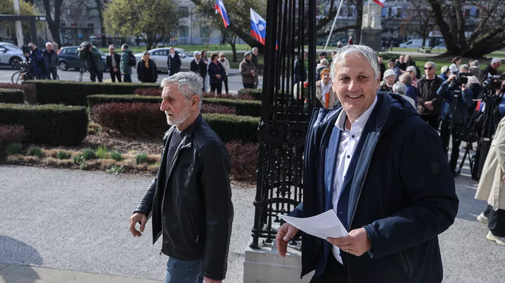 Ale&scaron; Primc- 10.03.2026 - Na vrhovnem sodi&scaron;ču obravnava tožbe, s katero pobudniki izpodbijajo veljavnost referenduma o pravici do pomoči pri prostovoljnem končanju življenja - protest koalicije nasprotnikov zakona//FOTO: Jaka Gasar