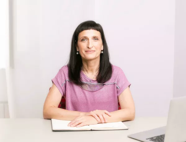 Zasebne glasbene &scaron;ole: Elitni hibrid med zasebnim in javnim