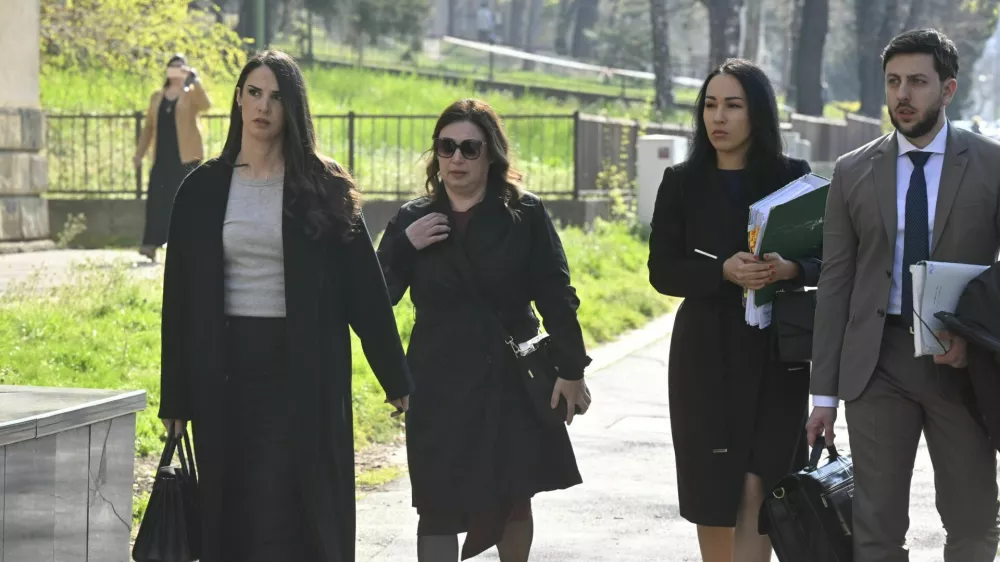 Miljana Kecmanović, mama najstni&scaron;kega morilca, ki je na &scaron;oli izvedel strelski pohod. 