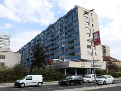 Stanovalci Plave lagune ostali brez upravnika