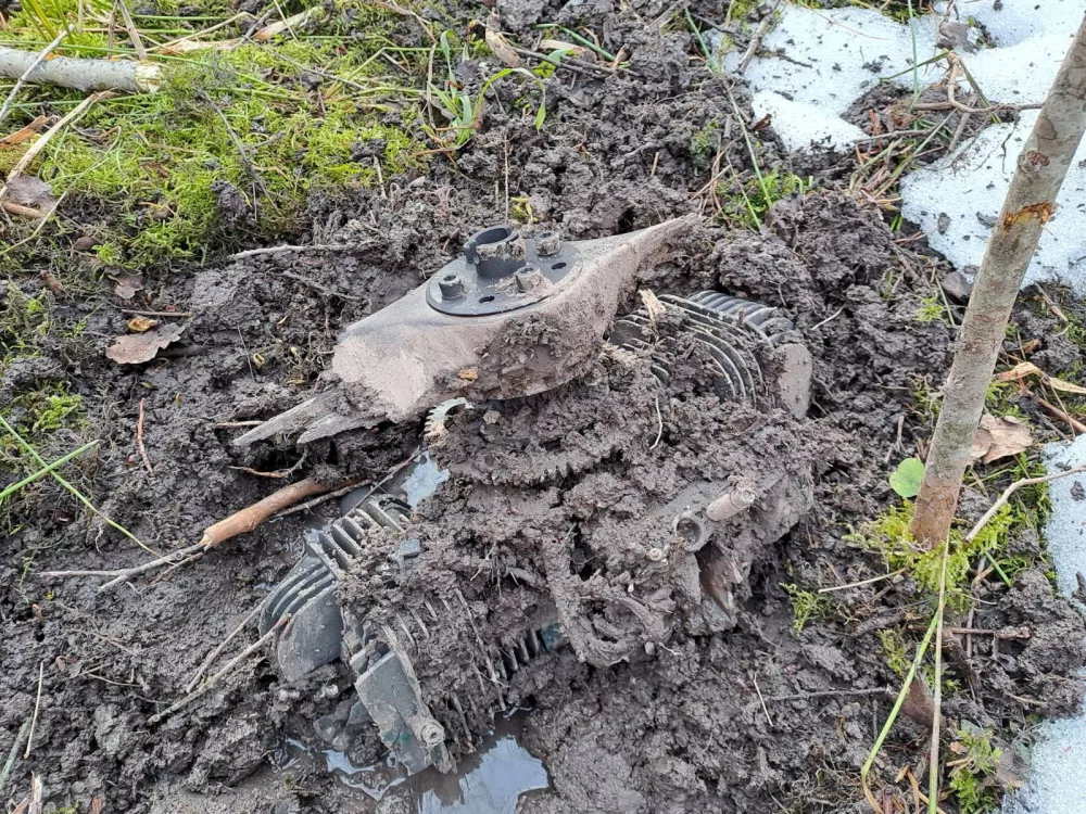 A part of a Ukrainian unmanned aerial vehicle, which according to the Latvian National Armed Forces, flew into Latvian airspace and crashed in Kraslavas region, Latvia, in this handout image obtained by Reuters on March 25, 2026.  Latvian Defence Forces/Handout via REUTERS  THIS IMAGE HAS BEEN SUPPLIED BY A THIRD PARTY.