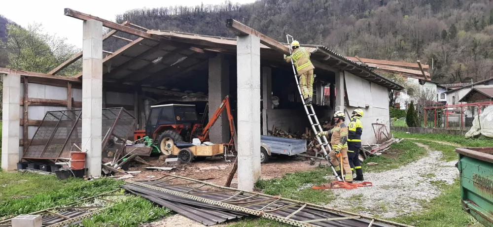 Obcina Kobarid.Posledice mocnega vetra v obcini Kobarid.Foto: Arhiv CZ Kobarid