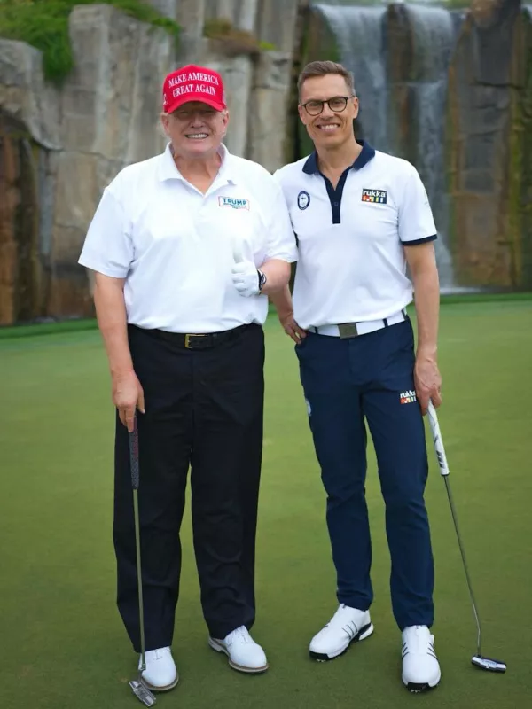 March 29, 2025, Palm Beach, Florida, USA: GOLF BUDDIES: All smiles on the green, U.S. President DONALD TRUMP, 79, giving thumbs up to being with his golf buddy Finland's President ALEXANDER STUBB, 57, on the green at Mar-a-Lago, in Palm Beach, Florida. (Credit Image: &copy; Daniel Torok/Finnish Presidential Office via ZUMA Press Wire)