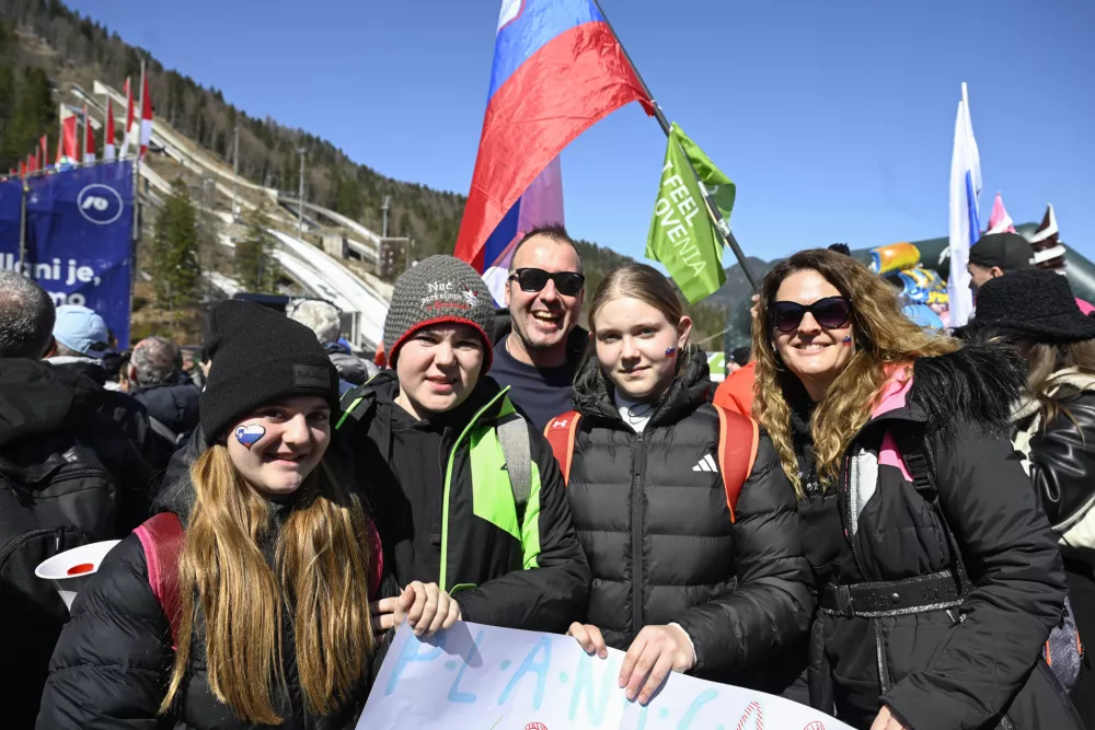 Planico je napolnilo rekordno &scaron;tevilo navijačev