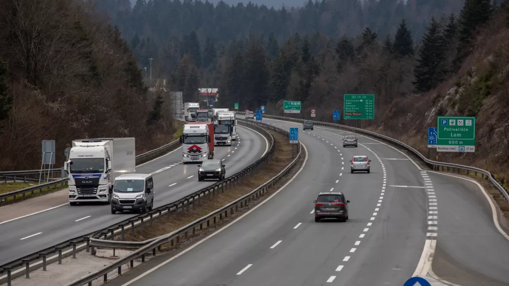 - primorska avtocesta - avtocestni odsek Vrhnika &ndash; Postojna&nbsp;- 07.12.2022 - 50. obletnica prvega avtocestnega odseka Vrhnika&ndash;Postojna v Sloveniji in tudi v takratni Jugoslaviji - gradnja se je začela 22. maja 19, uradno odprtje je bilo 29.decembra 1972&nbsp;//FOTO: Luka Cjuha