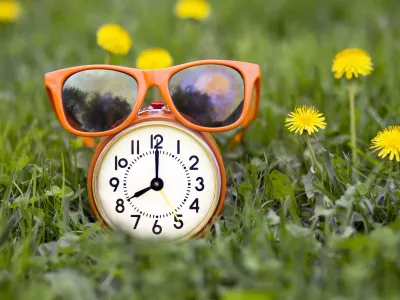 Pomlad je tu, z njo pa tudi premik urinih kazalcev. / Foto: Istock