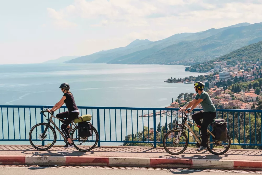 Opatijsko riviero lahko odkrijete na kolesu. TZ Kvarnerja