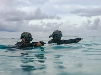 Ameri&scaron;ka marinca iz enote, ki je bila prva poslana na Bližnji vhod in je že prispela. 