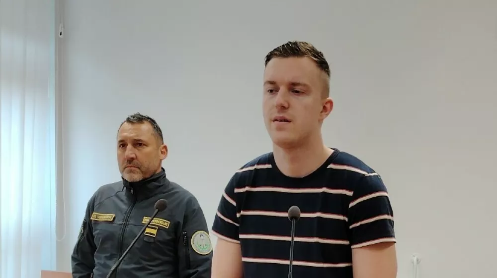 Du&scaron;evna stiska in nasilje: brata z nožem napadel v postelji, kazen dve leti in pol