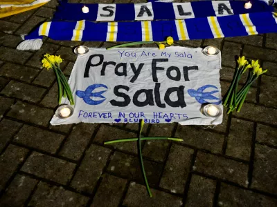 FILE PHOTO: Soccer Football - Cardiff City - Cardiff City Stadium, Cardiff, Britain - January 22, 2019 Tributes left outside stadium for Emiliano Sala   REUTERS/Rebecca Naden -/File Photo