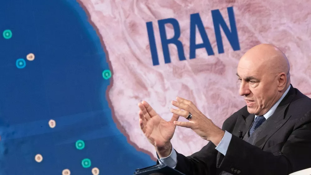 Il Ministro della Difesa Guido Crosetto ospite di Bruno Vespa nella trasmissione Porta a Porta, Rai Uno, a Roma, Mercoled&igrave; 18 Marzo 2026 ()Defense Minister Guido Crosetto guest of Bruno Vespa on the programme Porta a Porta, Rai Uno, in Rome, Wednesday March 18 2026 (),Image: 1084136436, License: Rights-managed, Restrictions:, Model Release: no