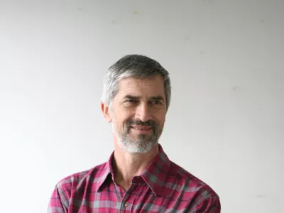 Andrej Velkavrh, meteorolog - vremenoslovec in dolgoletni televizijski napovedovalec vremena, prognostik v Uradu za meteorologijo pri ARSO - Agencija RS za okolje, kolumnist- Dnevnik 2016 - portreti za komentarje in kolumne - kolumnisti - novinarji//FOTO: Toma? Skale