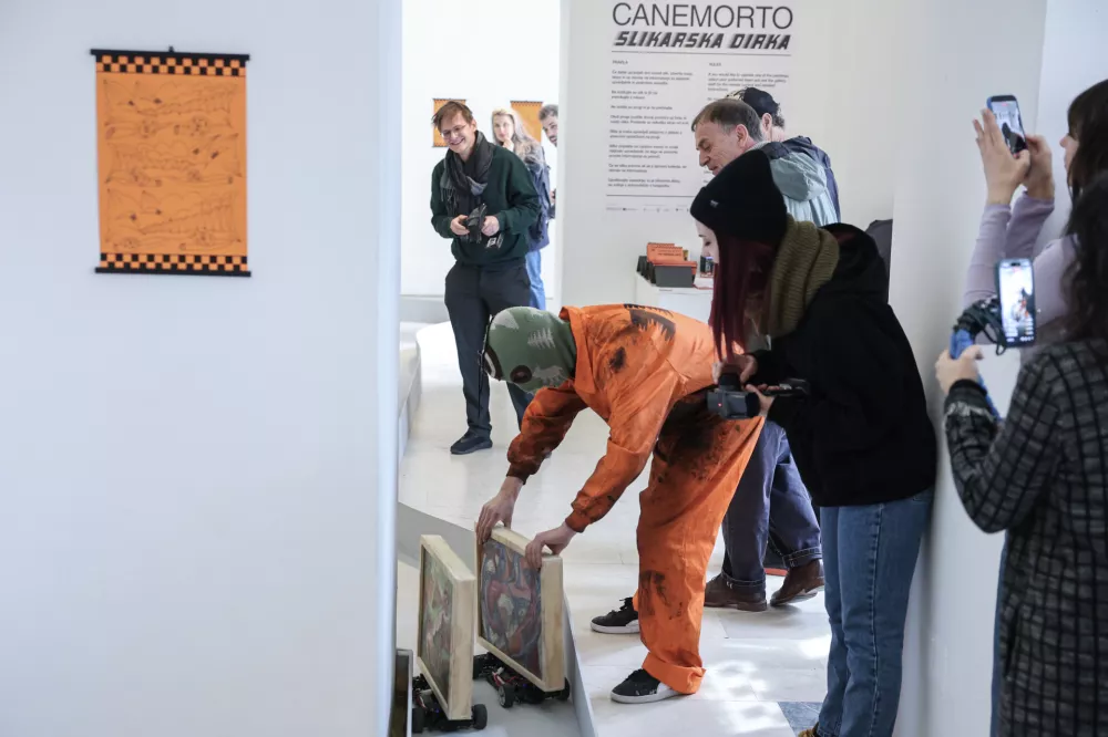 Ko slikarstvo zapelje s stene na dirkali&scaron;če