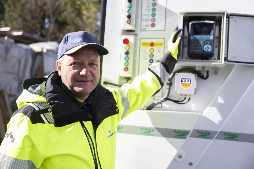 Komunala KranjSmetarjiMatjaž Berčon, direktor Komunala Kranj31.03.25 - Delovanje novega naprednega smetarskega vozila Komunale KranjFoto: Nik Erik Neubauer 