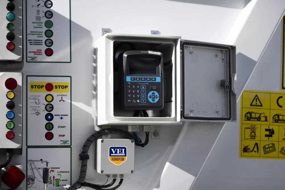 Komunal KranjSmetarji31.03.25 - Delovanje novega naprednega smetarskega vozila Komunale KranjFoto: Nik Erik Neubauer 