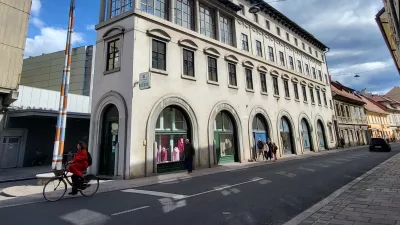 Trgovina Biserka III Peglezen, v lasti Centromerkur, Ljubljana / Foto: Katja Gle&scaron;čič 