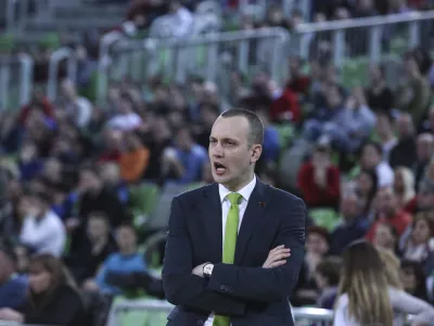 trener Olimpije Ga&scaron;per Potočnik - ko&scaron;arka - U Olimpija: Maccabi Tel Aviv, evropski pokal, 2. del, 5. krog:- Ko&scaron;arkarji Olimpije so premagali &scaron;estkratnega evropskega prvaka, izraelski Maccabi iz Tel Aviva, s 73:66///FOTO: Luka Cjuha