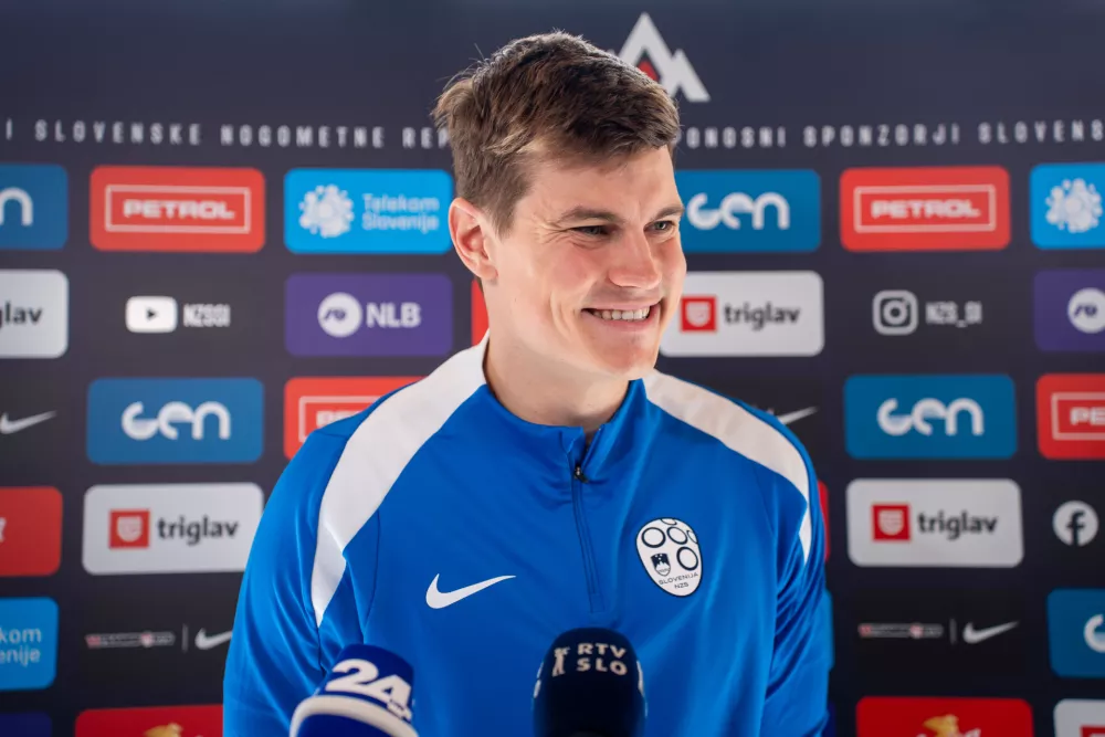 Brdo pri Kranju, NNC Brdo.Izjave selektorja nogometne reprezentance Bostjana Cesarja in igralca Jaka Bijola pred prijateljsko tekmo z Madzarsko.